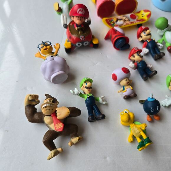 Super Mario 22 Pc Mini Figure Cake Topper Set Gamer Kids Party Action Figures - Picture 2 of 16